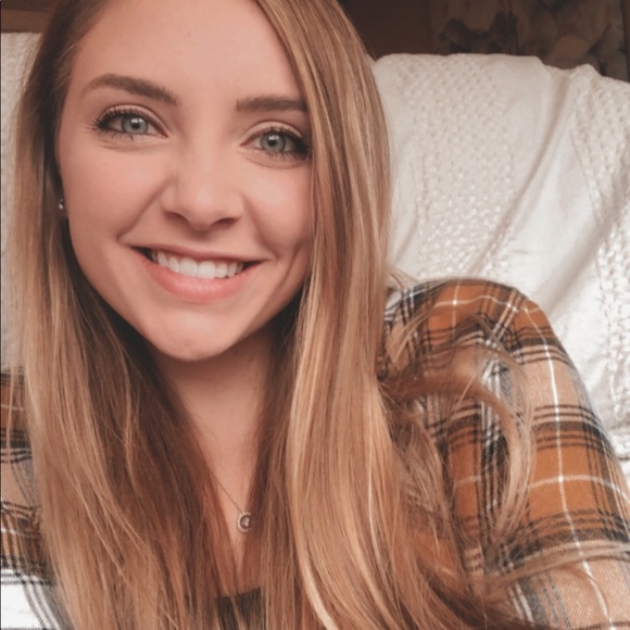 Meet your Posher, Kaitlyn - Picture 1 of 1